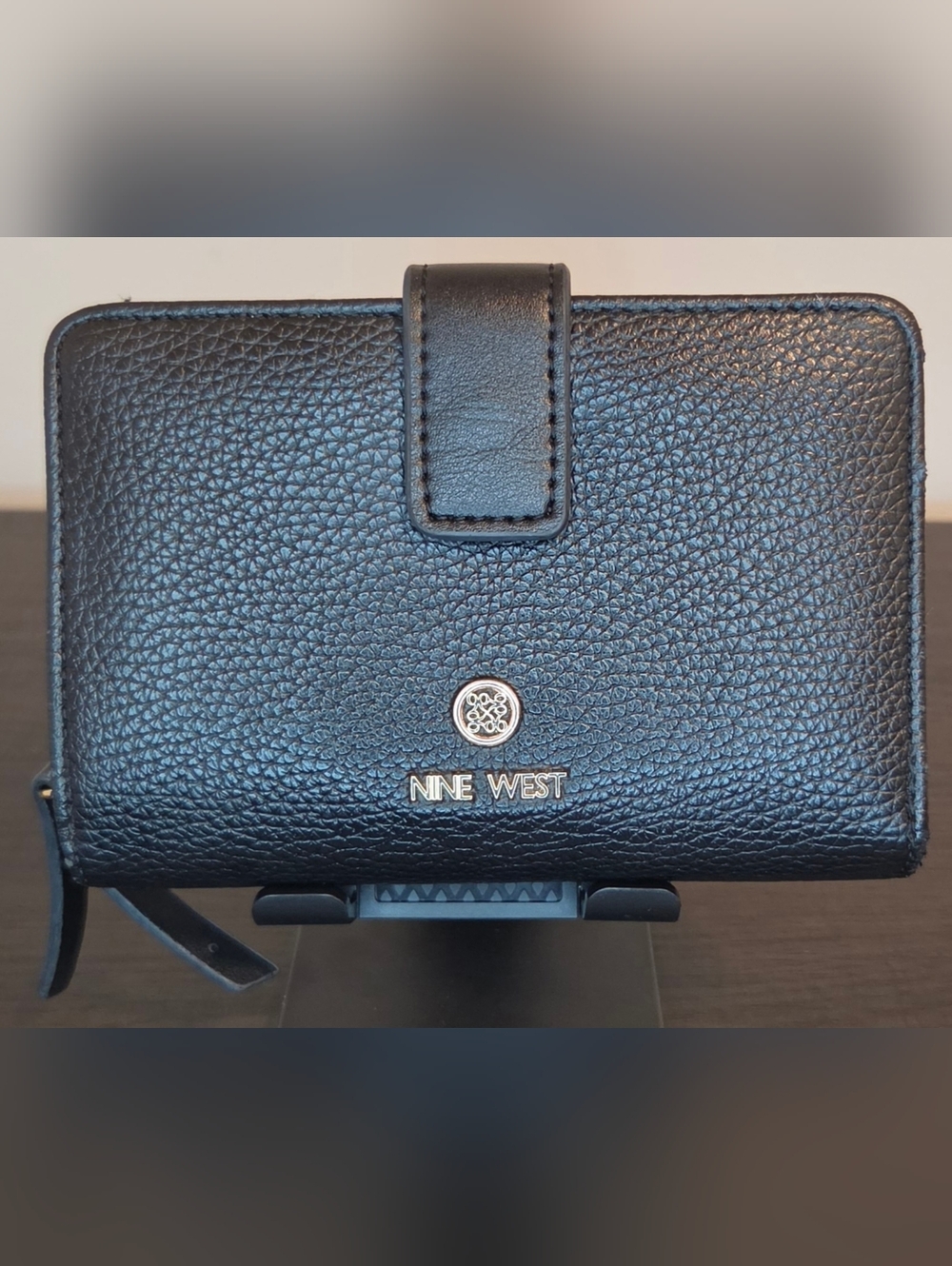 Nine West Black Pebbled Leather Wallet Wristlet Zip Around Coin Pocket Snap